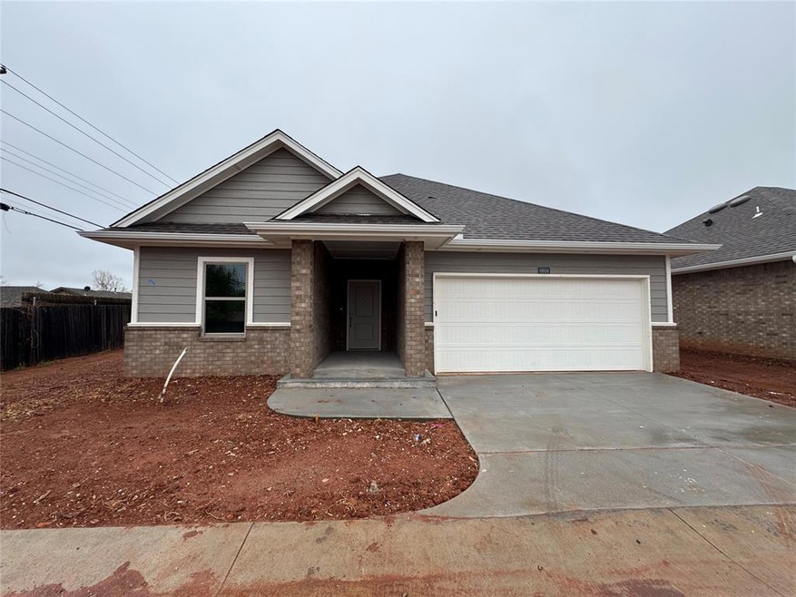 6812 Labelle Dr, Warr Acres, OK 73132 - photo 1