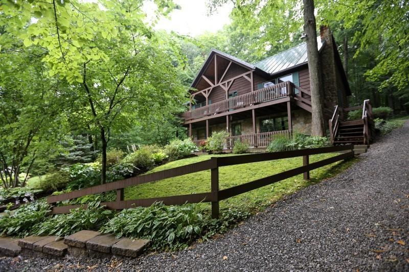 890 Kingsway Cir, Howard, OH 43028 - photo 1