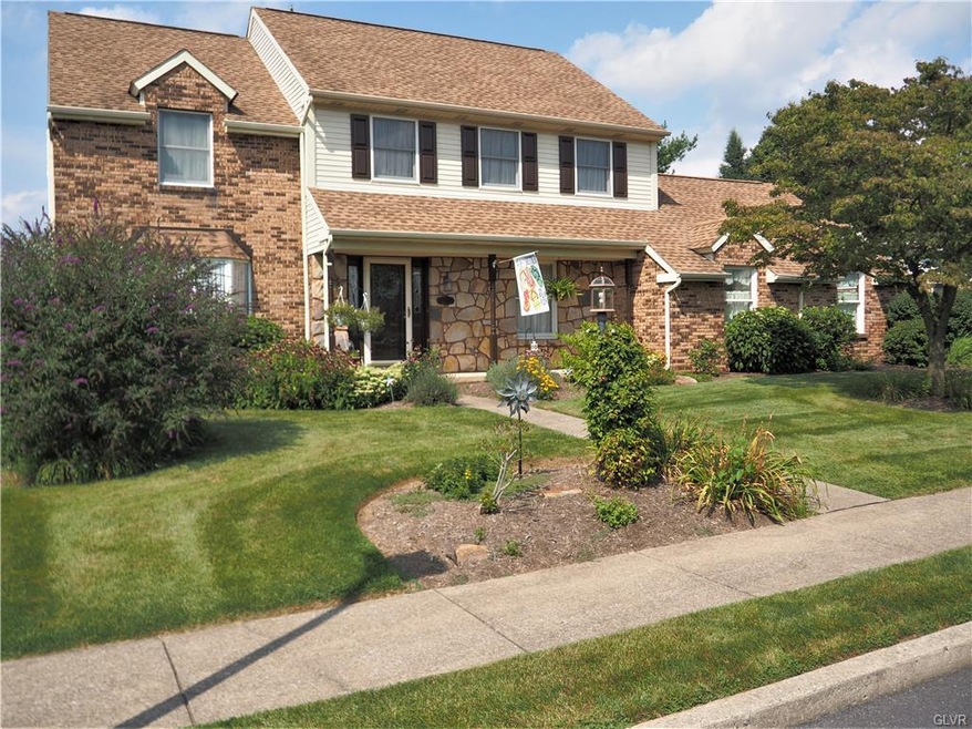 1919 Belleview Dr, Whitehall, PA 18052 - photo 1