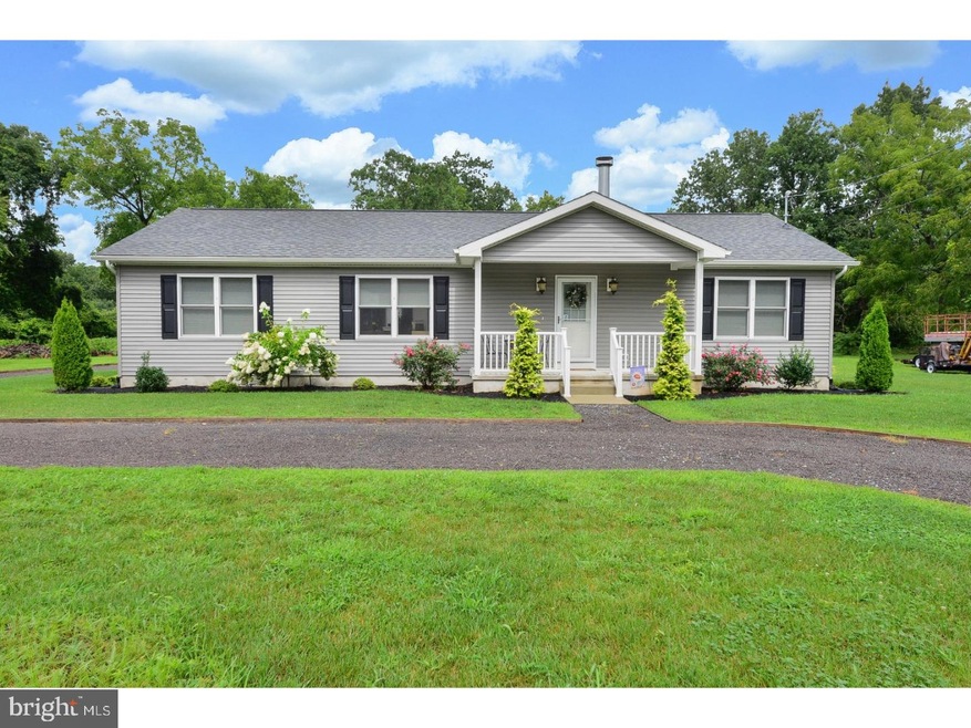 205 Myrtle Ln, Berlin, NJ 08009 - photo 1
