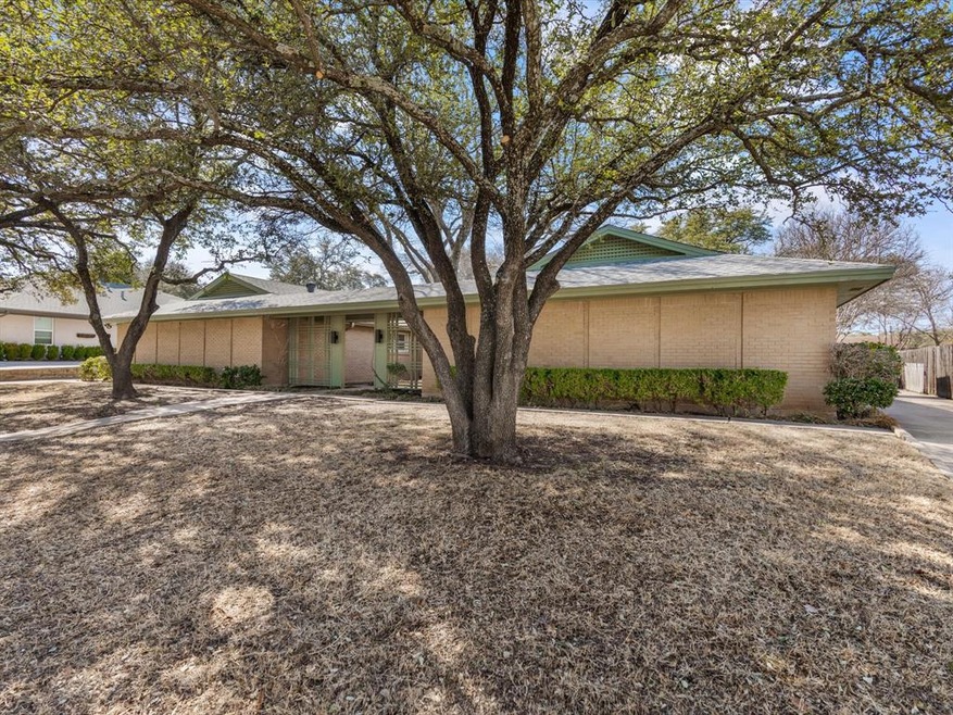 4705 & 4707 Ranch View Road. FULL Duplex