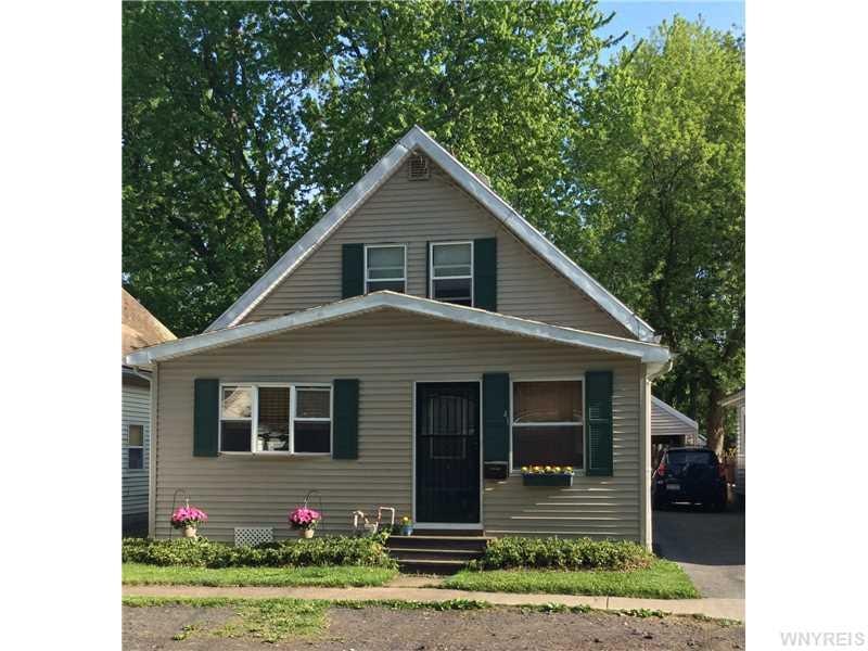 Exterior Front. Starter or retirement  in a family
