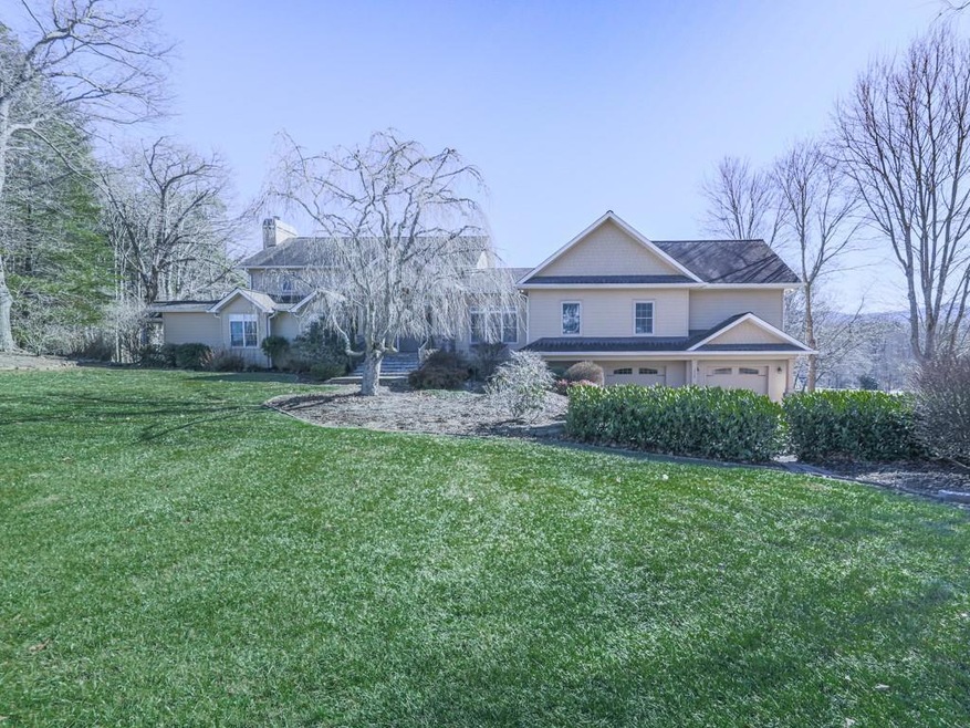 Sold $900,000 • Co-Listing Agent