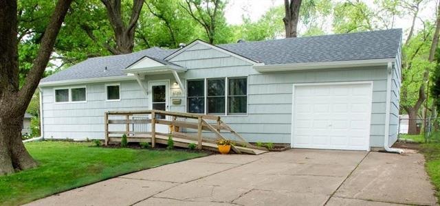 6126 Earnshaw St, Shawnee, KS 66216 - photo 1