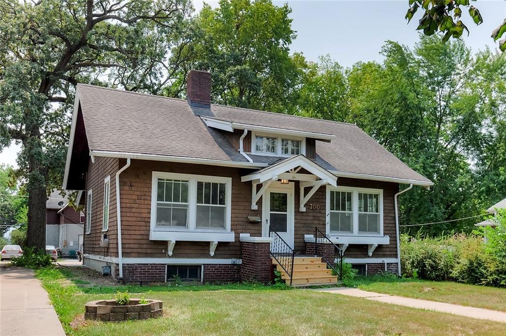 700 Oak Park Ave, Des Moines, IA 50313 - photo 1