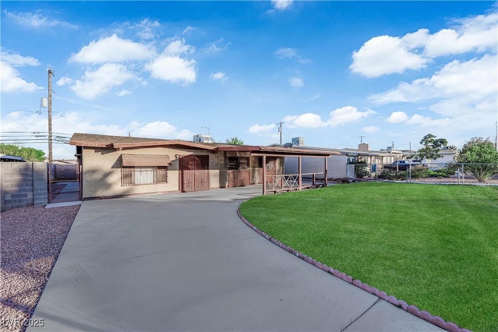 3158 Palmdale St, Las Vegas, NV 89121 - photo 1