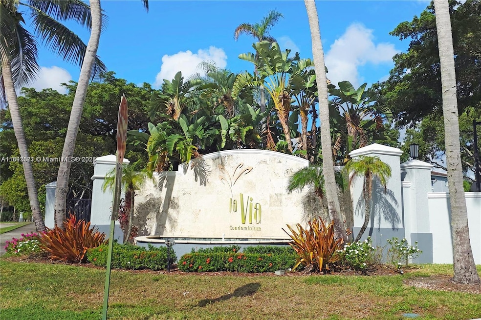 9640 NW 2nd St unit 5206, Pembroke Pines, FL 33024 - photo 1