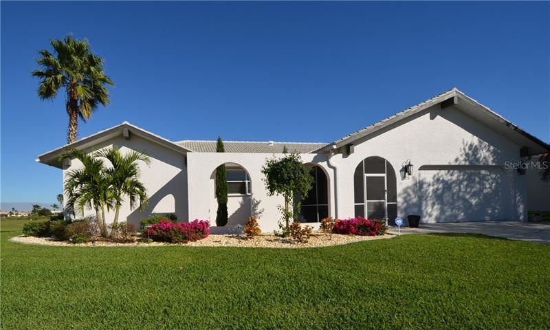 BURNT STORE ISLES! 3 BD, 2 BA, 2 CG,  POOL HOME, 2