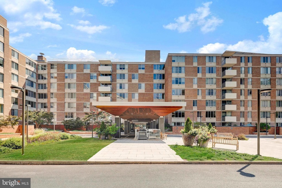 Van Ness East unit 631, Washington, DC 20008 - photo 1