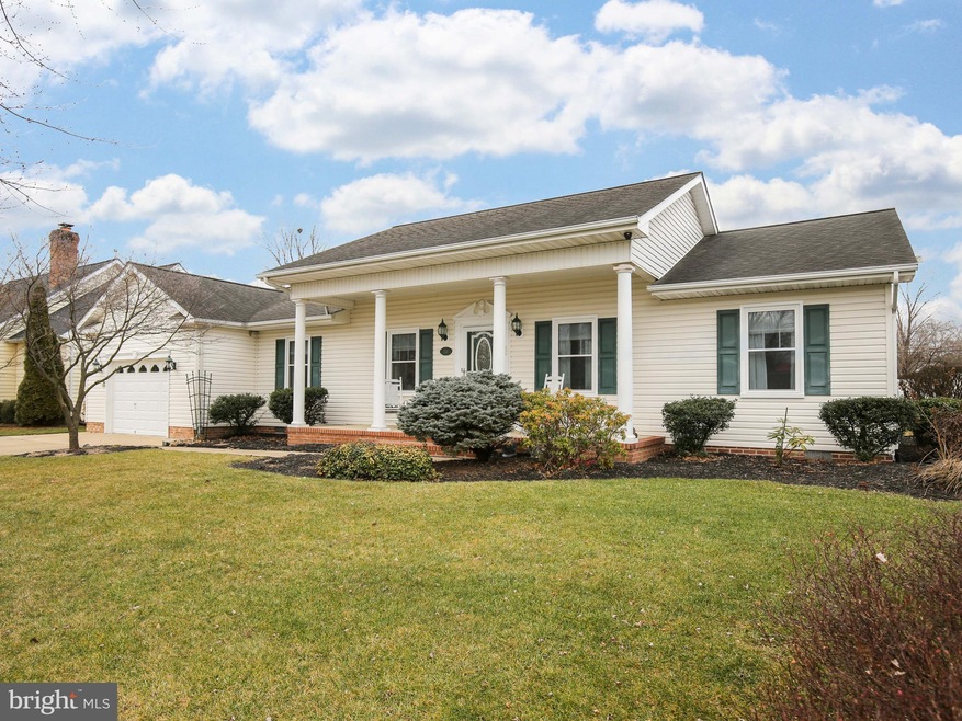 321 W Cedarmeade Ave, Winchester, VA 22601 - photo 1