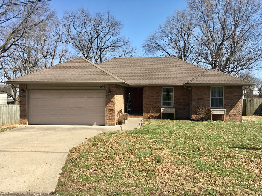 202 S Delaware St, Nixa, MO 65714 - photo 1