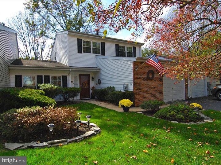 182 Commonwealth Dr, Newtown, PA 18940 - photo 1