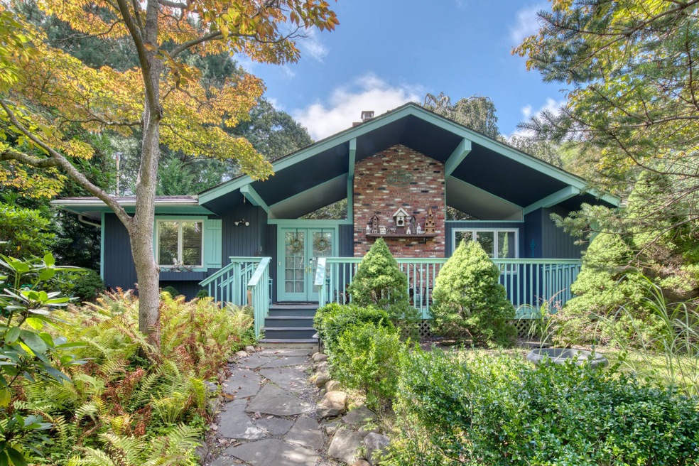 1 Abigails Path, East Hampton, NY 11937 - photo 1