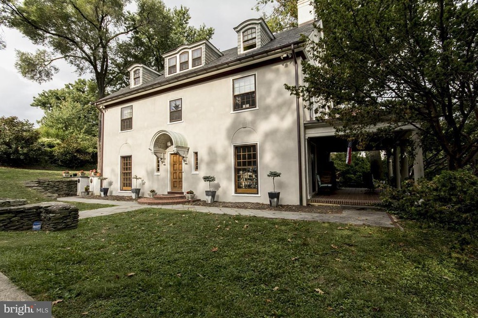 829 W University Pkwy, Baltimore, MD 21210 - photo 1