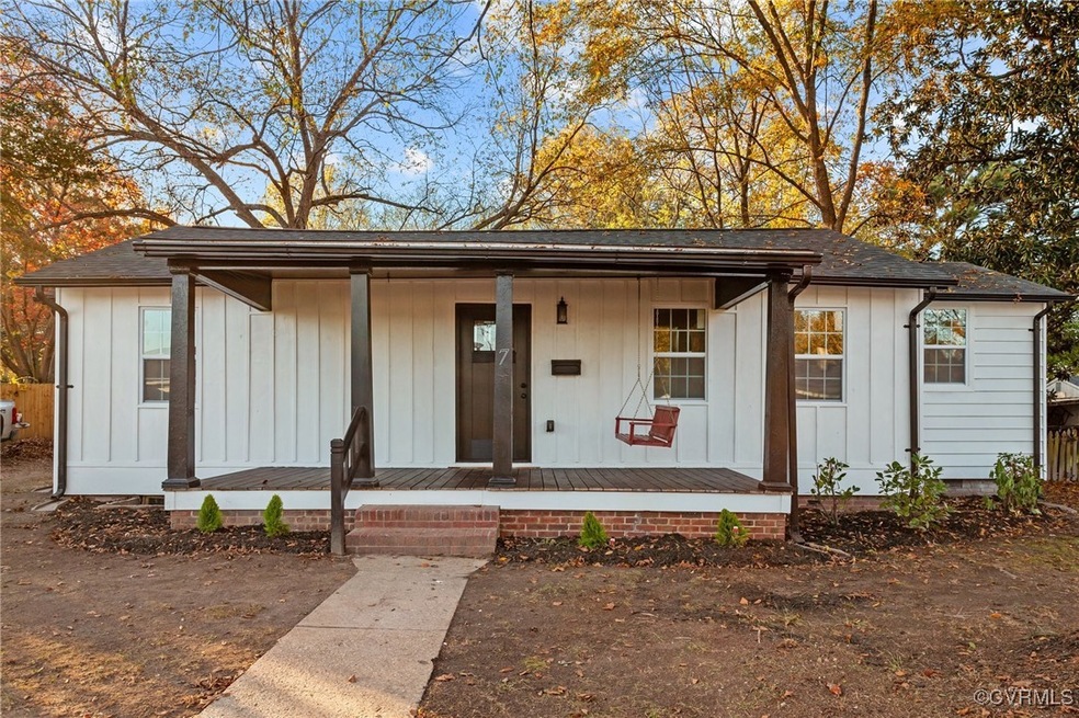View of front of house featuring a welcoming full