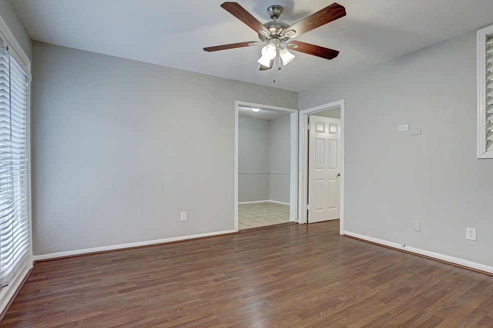 2202 Park St unit 15, Houston, TX 77019 - photo 1