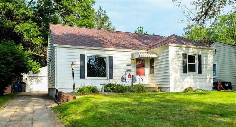 2209 55th St, Des Moines, IA 50310 - photo 1