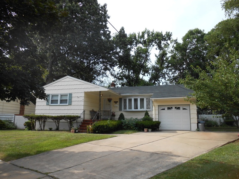 14 Arthur St, Roselle, NJ 07203 - photo 1