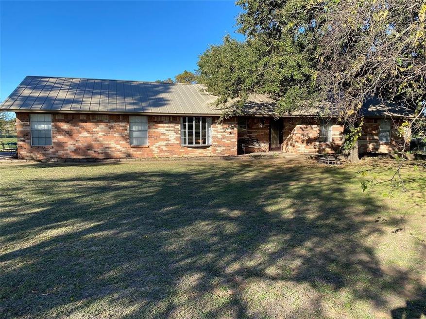 490 Laurie Ln, Springtown, TX 76082 - photo 1