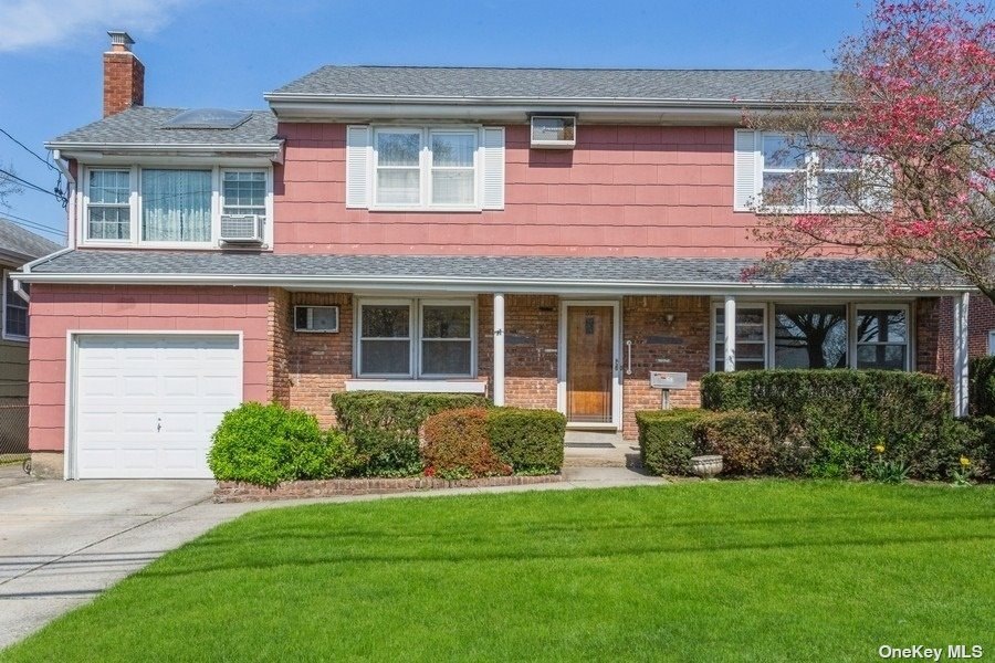 68 Verbena Ave, Floral Park, NY 11001 - photo 1