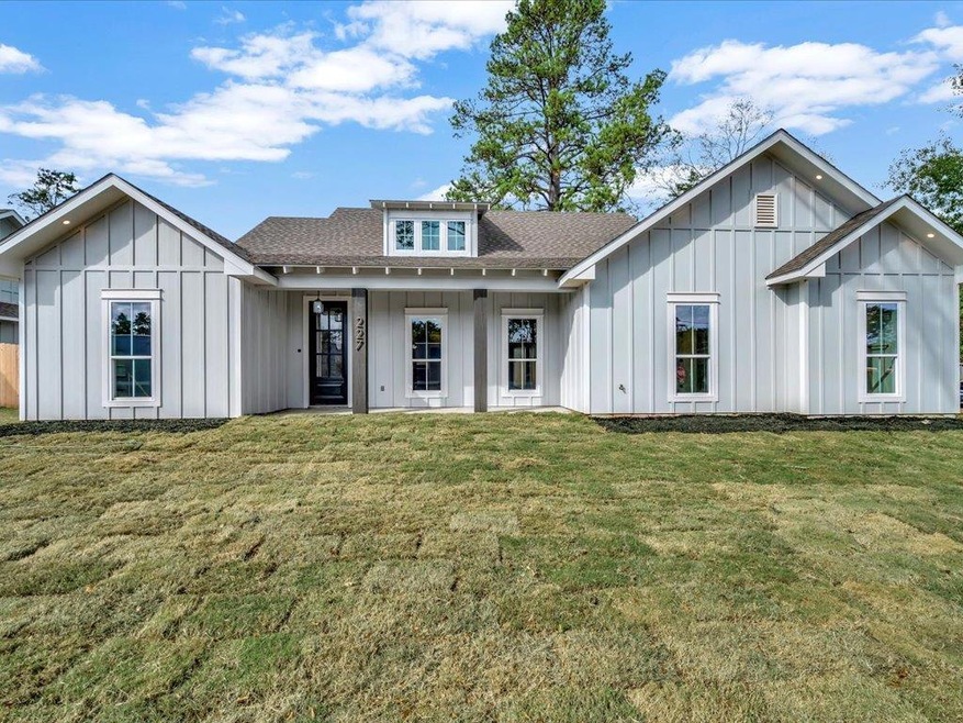 227 E Lakewood St, Nacogdoches, TX 75965 - photo 1