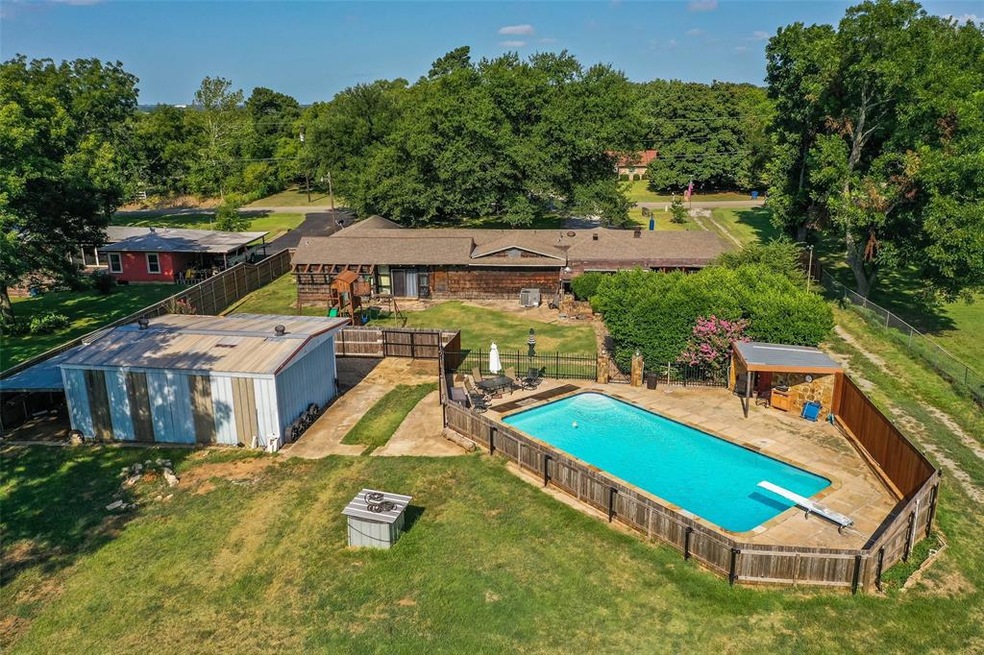 156 Desvoignes Rd, Denison, TX 75021 - photo 1