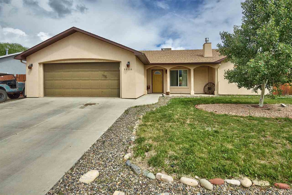 This well-kept home offers 1,513 square feet and a