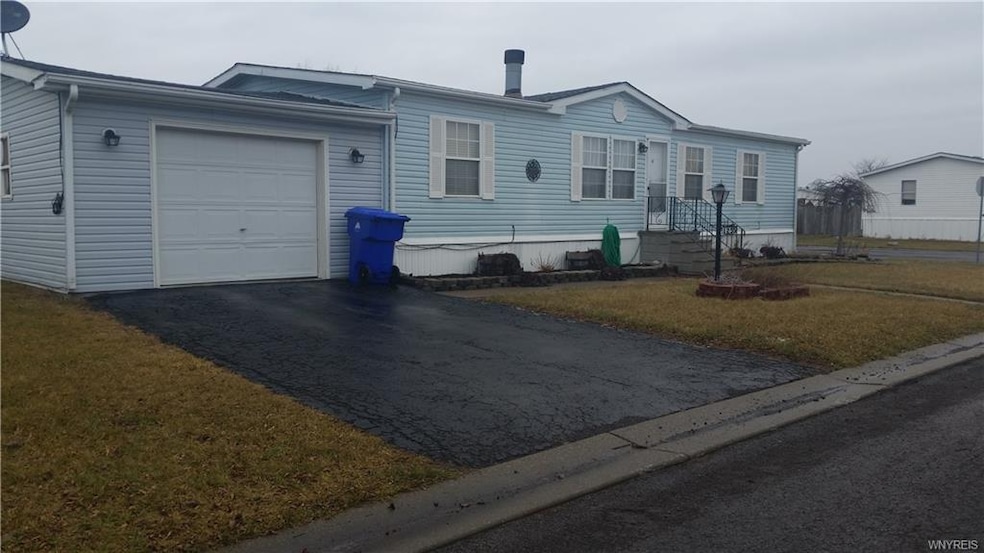 Welcome to 1255 Ridgewood Dr Lockport!