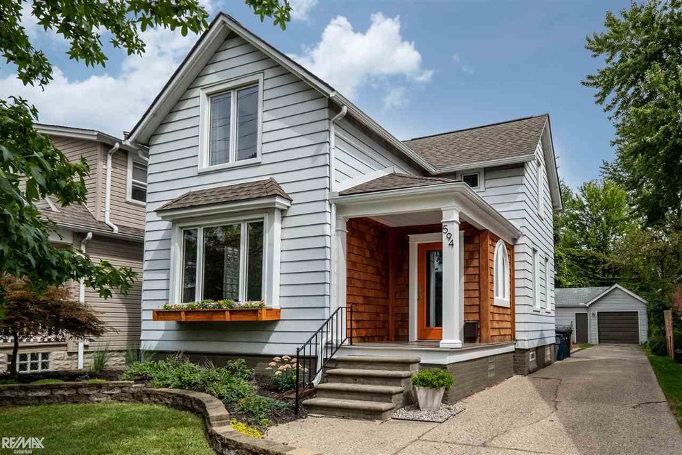 594 Notre Dame St, Grosse Pointe, MI 48230 - photo 1