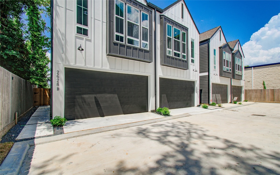 2628 W Tidwell Rd unit A, Houston, TX 77091 - photo 1