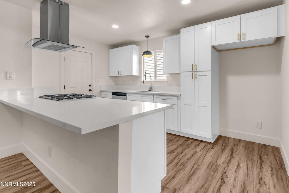 341 Granada Dr, Sparks, NV 89431 - photo 1