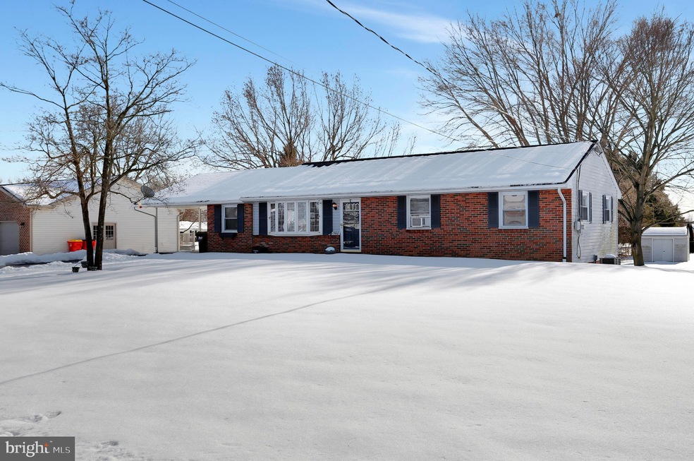 1560 Brenda Dr, Greencastle, PA 17225 - photo 1