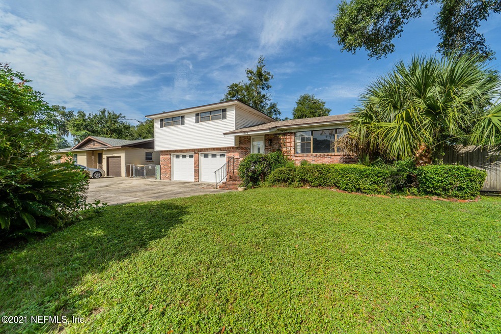 4944 Dian Wood Dr E, Jacksonville, FL 32210 - photo 1