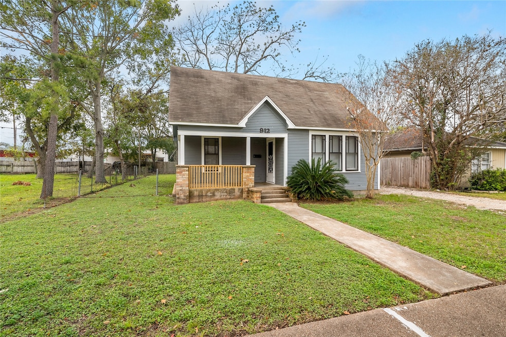 912 7th St, Rosenberg, TX 77471 - photo 1