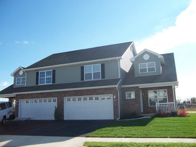860 Fieldstone Trail unit 71, Easton, PA 18040 - photo 1