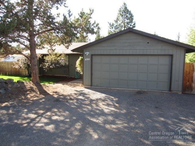 63315 Lamoine Ln, Bend, OR 97701 - photo 1