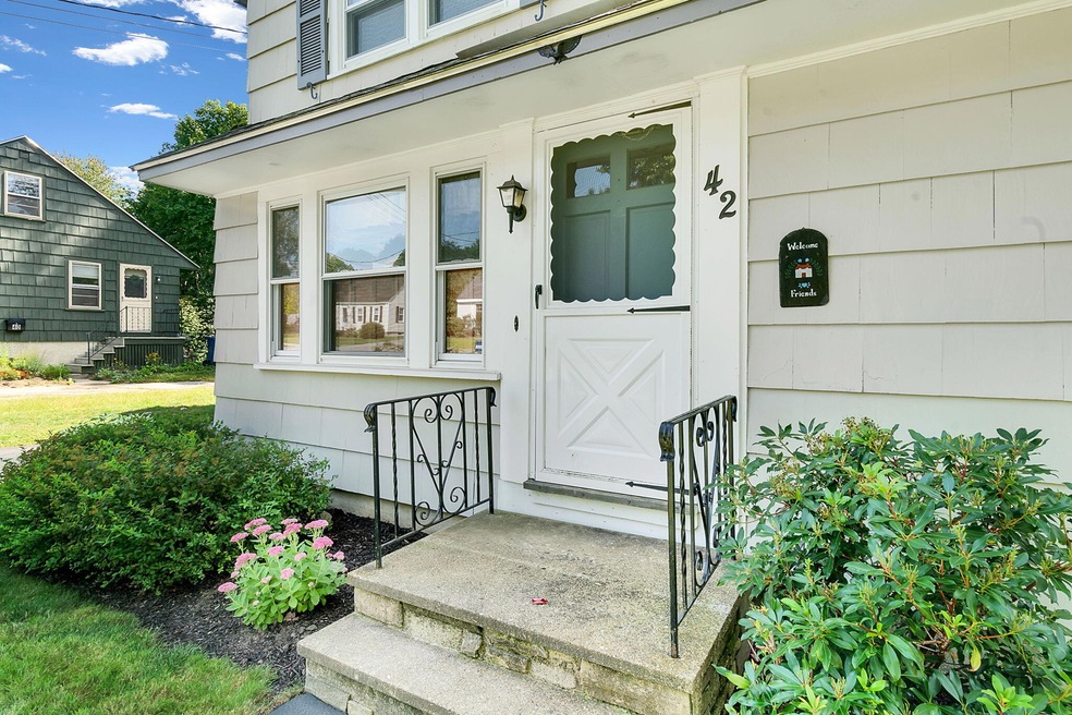 1-web-or-mls-42Sumac-1