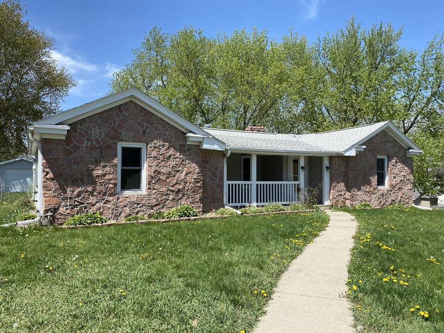 211 N. Eighth St. Dunlap