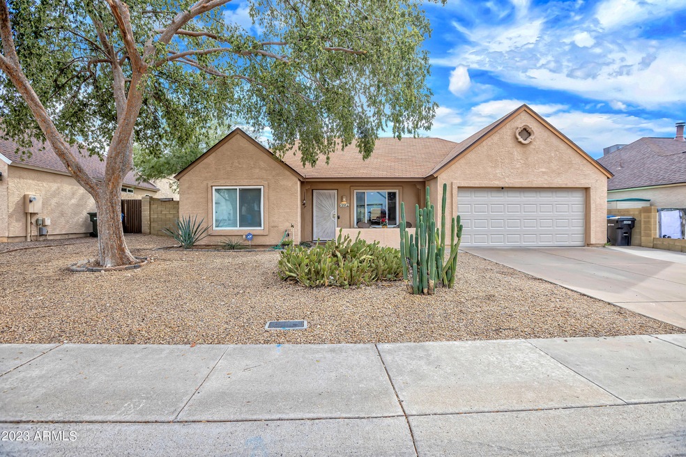 Welcome to 1237 E Piute Ave