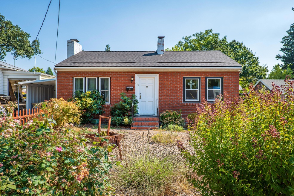 711 NE Wharton