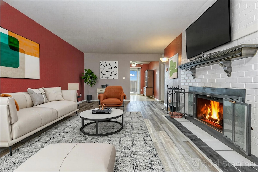 1356 Greenhedge Rd unit C7, Pewaukee, WI 53072 - photo 1