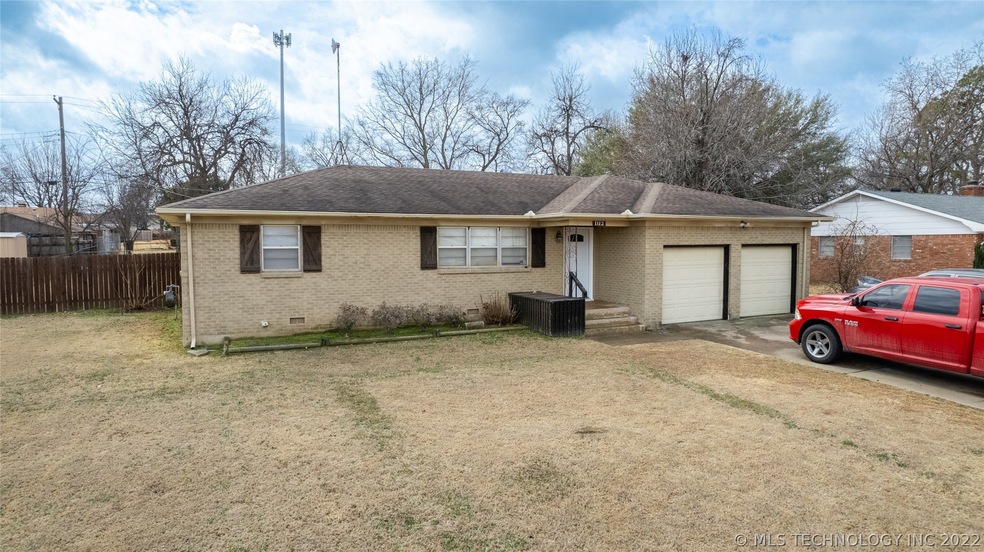 1112 N Meadow Dr, Ardmore, OK 73401 - photo 1