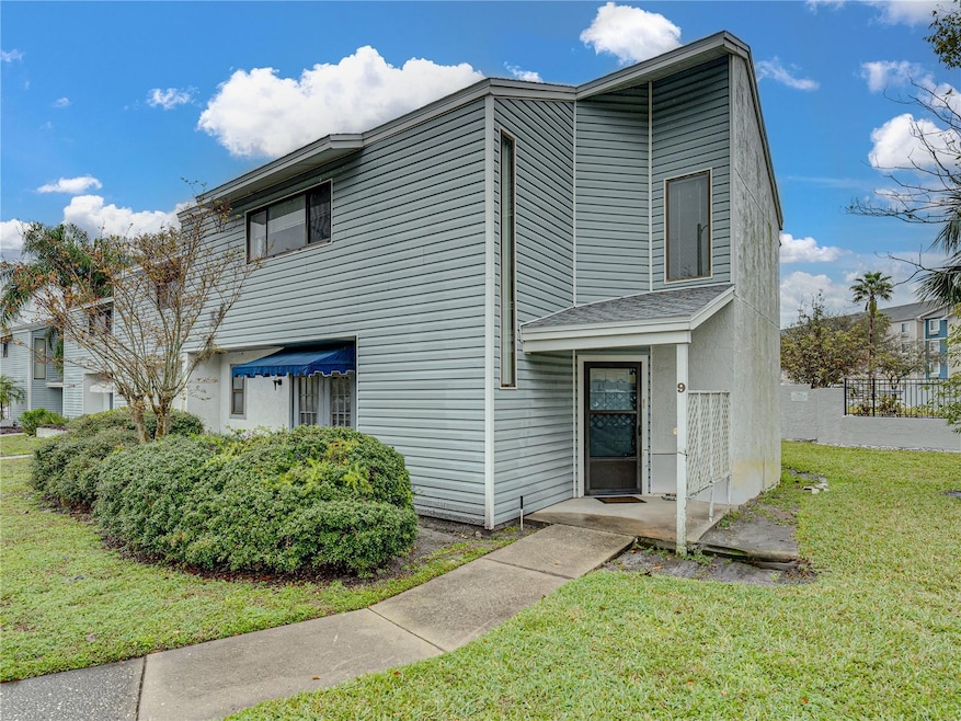 222 Carpenters Way unit 9, Lakeland, FL 33805 - photo 1
