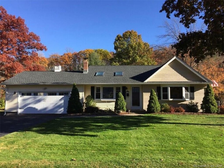 Gorgeous, move in ready home in the KENSINGTON sec