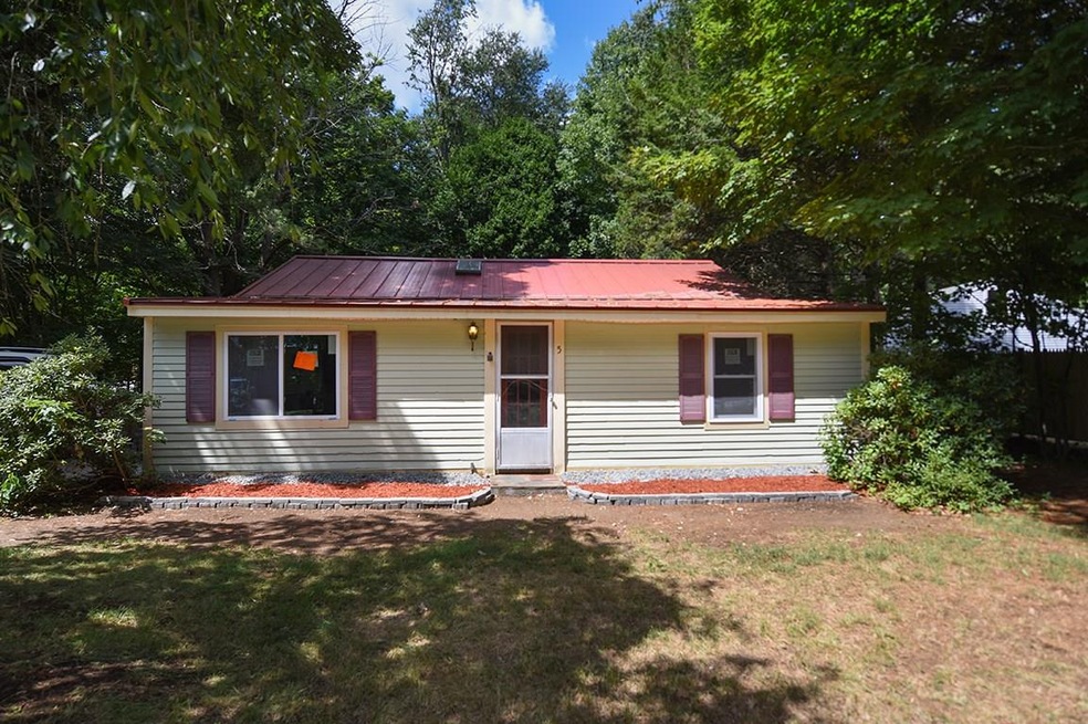 5 Lakeview Ave, Sandown, NH 03873 - photo 1