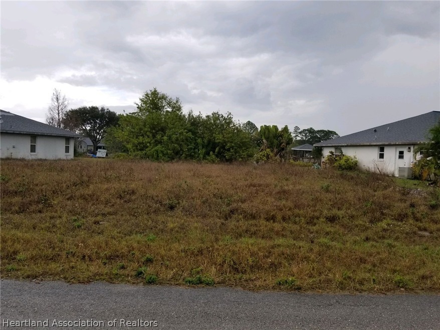 820 Lake Betty Dr, Lake Placid, FL 33852 - photo 1