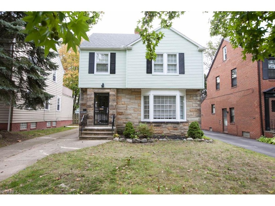 Welcome to this cozy 3 bedroom, 1-1/2 bath colonia