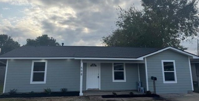 408 S 2nd St, Nederland, TX 77627 - photo 1