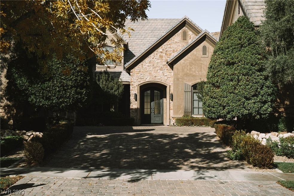 Impeccable design and timeless features

