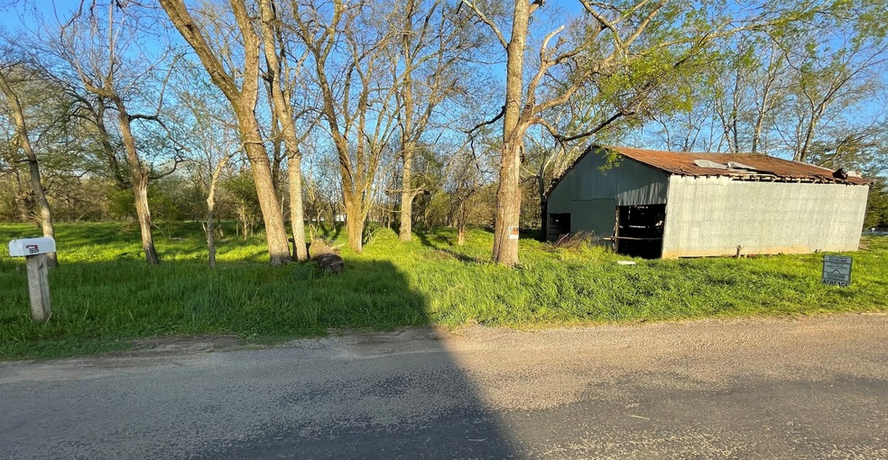 1605 Richardson Rd, Lewisburg, TN 37091 - photo 1